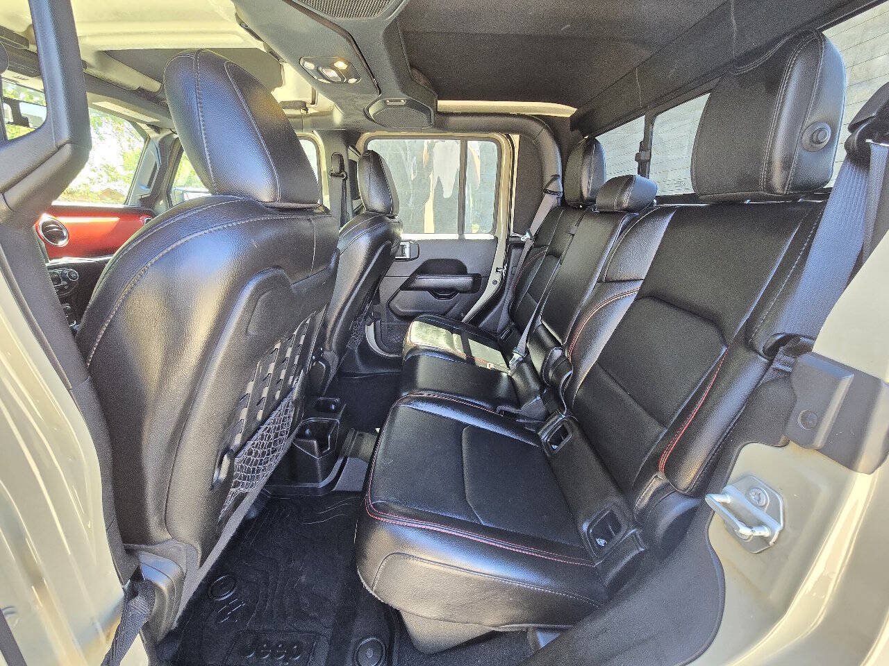 Used 2020 Jeep Gladiator Rubicon AWD/4WD image 15
