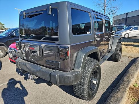 Used 2016 Jeep Wrangler Unlimited Rubicon w/ Connectivity Group image 7