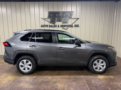Used 2021 Toyota RAV4 LE FWD image 7