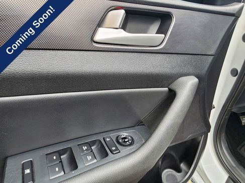 Used 2016 Hyundai Sonata Sport w/ Option Group 02 FWD image 9