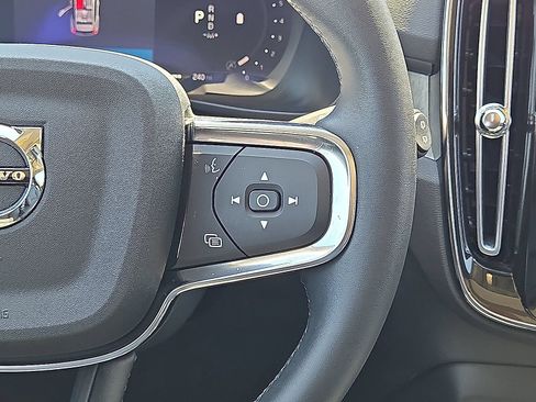 Used 2026 Volvo XC40 B5 Plus AWD/4WD image 21