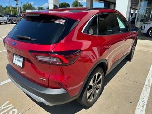 Used 2023 Ford Escape Platinum w/ Premium Technology Package AWD/4WD image 2