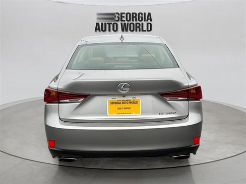 Used 2018 Lexus IS 300 image 4