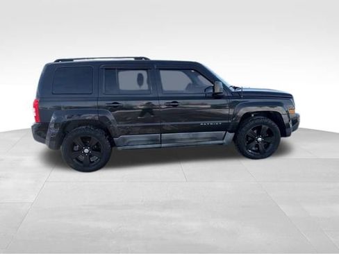 Used 2011 Jeep Patriot Latitude image 12