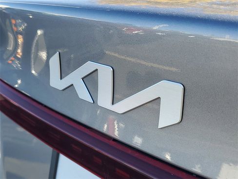 Used 2023 Kia Forte LXS image 7