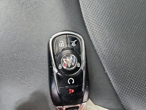 Used 2020 Buick Enclave Essence w/ Sound and Sites Package image 23