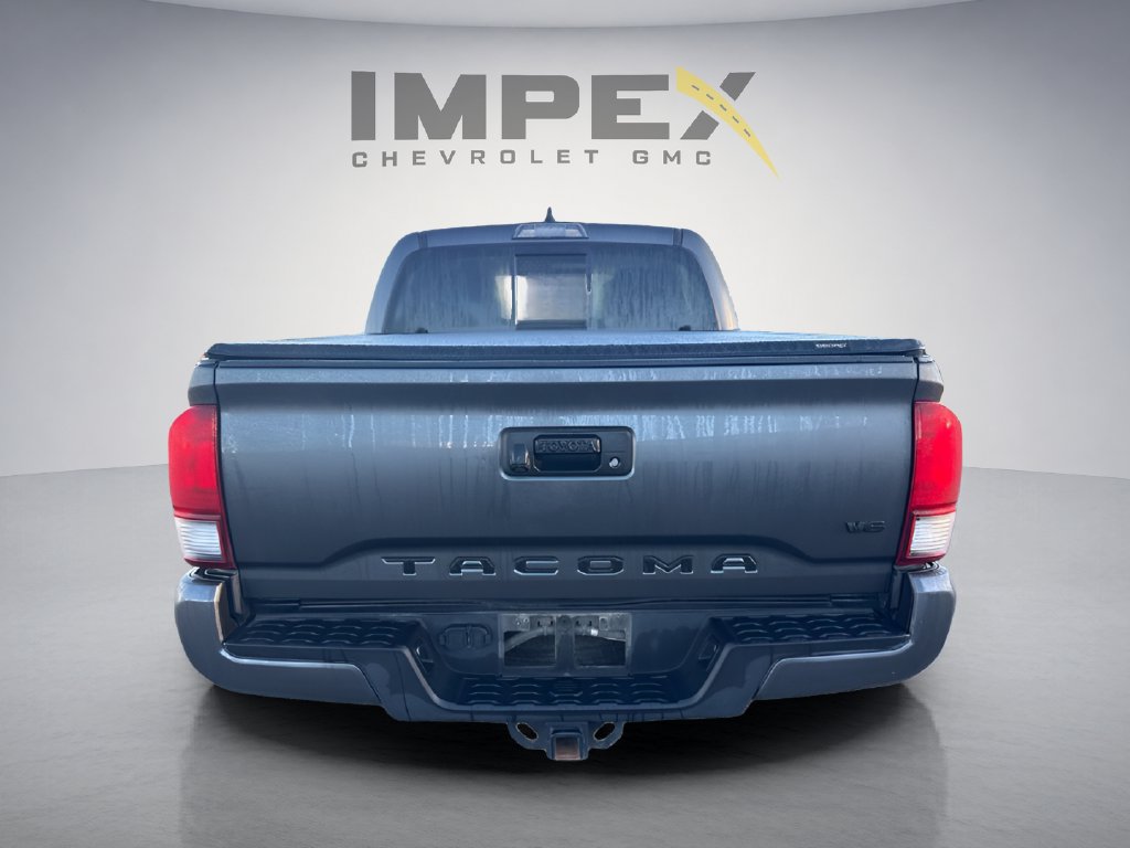 Used 2020 Toyota Tacoma SR5 RWD image 4