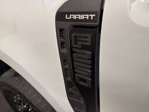 New 2026 Ford F250 Lariat w/ Black Appearance Package AWD/4WD image 32