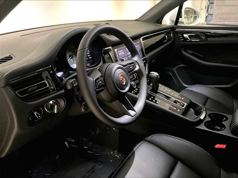 New 2026 Porsche Macan S image 4