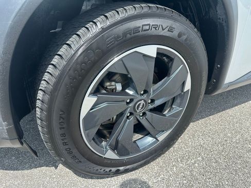 Used 2024 Nissan Rogue SV AWD/4WD image 8