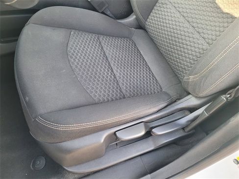 Used 2018 GMC Terrain SLE image 11