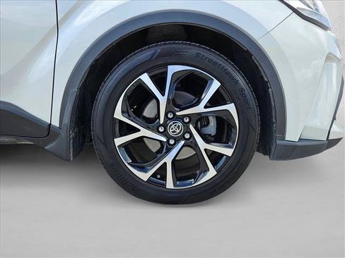 Used 2021 Toyota C-HR XLE FWD image 20