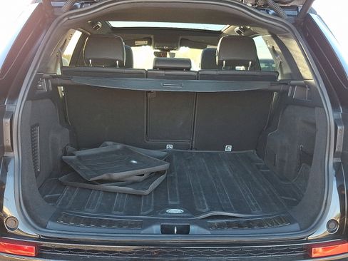 Used 2022 Land Rover Discovery Sport SE R-Dynamic image 28