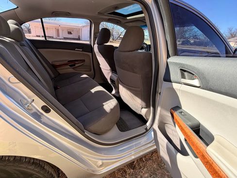 Used 2011 Honda Accord EX image 27