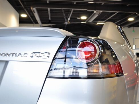 Used 2009 Pontiac G8 GXP image 12