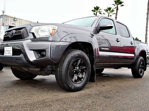 Used 2014 Toyota Tacoma PreRunner image 1