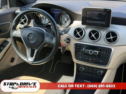 Used 2014 Mercedes-Benz CLA 250 4MATIC image 10