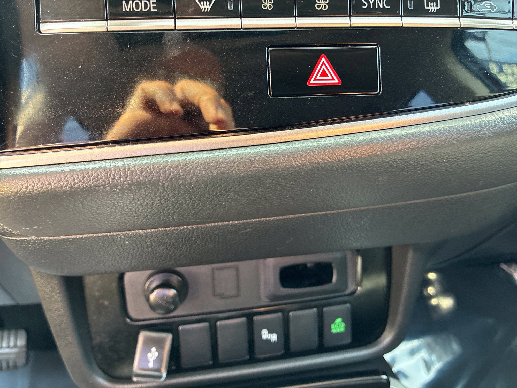 Used 2020 Mitsubishi Outlander SE AWD/4WD image 20