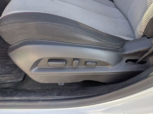 Used 2017 Chevrolet Equinox LT w/ Convenience Package image 23