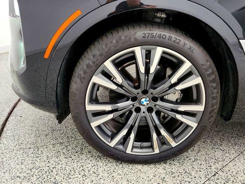 Used 2025 BMW X7 xDrive40i w/ Premium Package AWD/4WD image 9