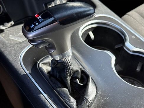 Used 2020 Dodge Durango SXT image 25