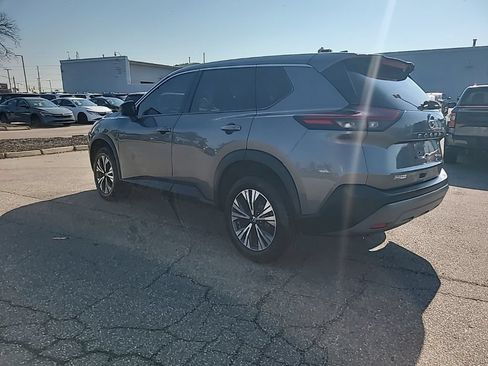 Used 2021 Nissan Rogue SV AWD/4WD image 6