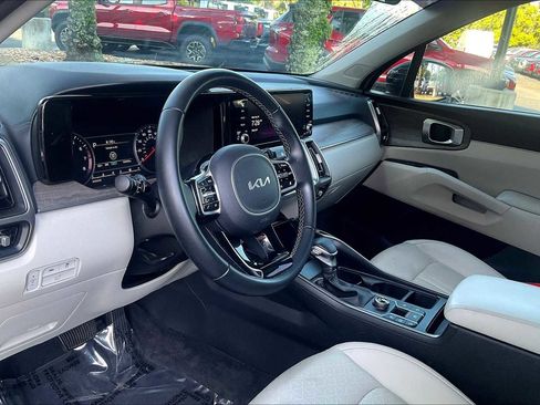 Used 2022 Kia Sorento EX w/ Panoramic Sunroof Package image 13