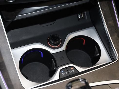 Used 2021 BMW X5 M50i image 34