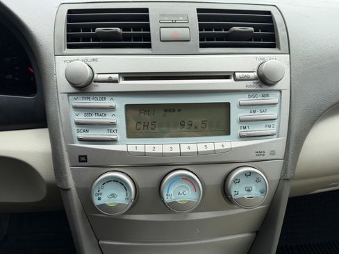 Used 2007 Toyota Camry LE FWD image 25