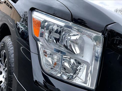 Used 2021 Nissan Titan SV w/ SV Convenience Package image 26