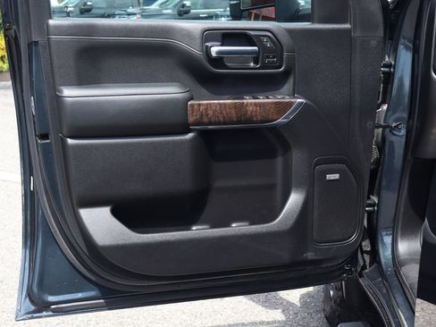 Used 2022 GMC Sierra 3500 Denali AWD/4WD image 18