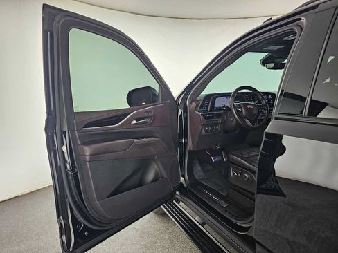 Certified 2024 Cadillac Escalade Sport Platinum AWD/4WD image 22