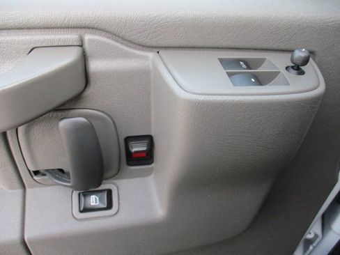 Used 2022 Chevrolet Express 2500 w/ Driver Convenience Package image 10