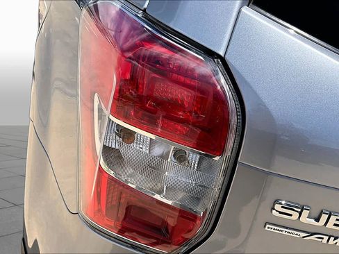 Used 2014 Subaru Forester 2.5i Touring AWD/4WD image 29