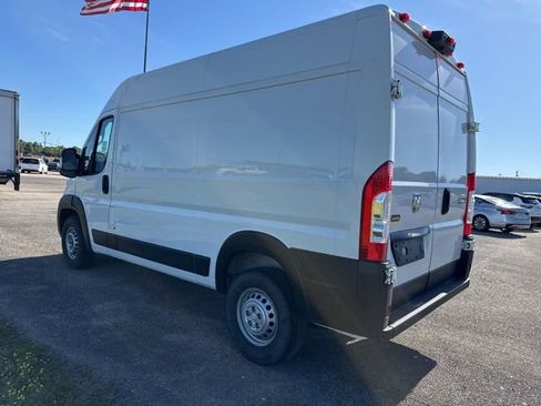 Used 2025 RAM ProMaster 2500 w/ Convenience Group FWD image 13