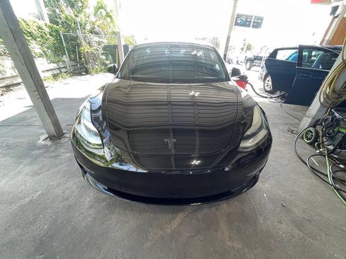Used 2018 Tesla Model 3 Long Range RWD image 1