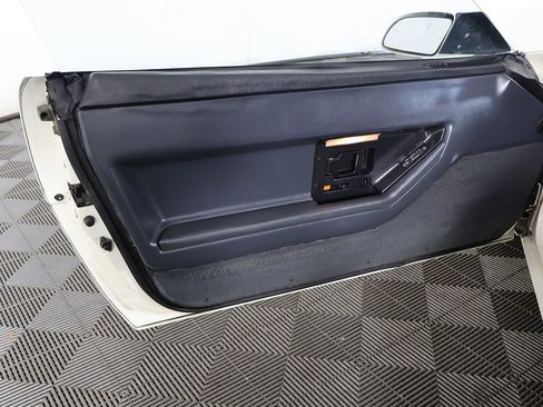 Used 1986 Chevrolet Corvette Convertible image 18