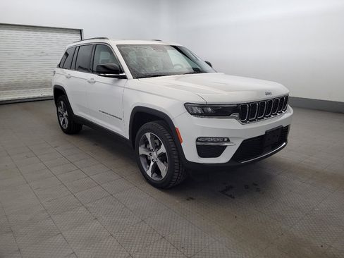 Used 2023 Jeep Grand Cherokee 4WD 4xe image 13