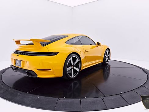 Used 2025 Porsche 911 Carrera RWD image 19