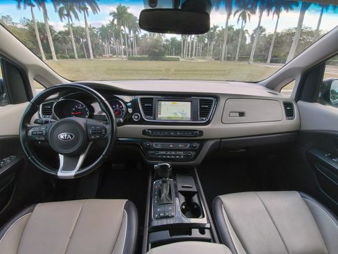 Used 2016 Kia Sedona SX Limited image 22