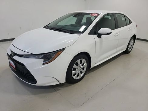 Used 2024 Toyota Corolla LE FWD image 3