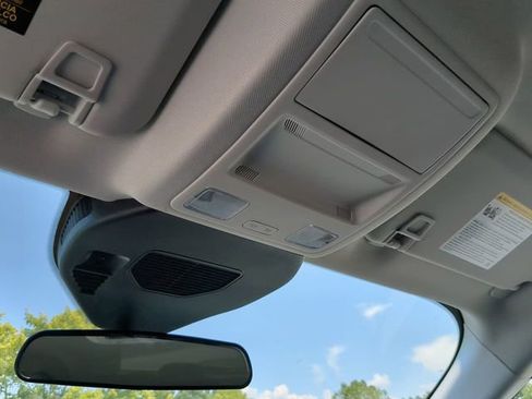 Used 2024 Ford Escape SE image 19