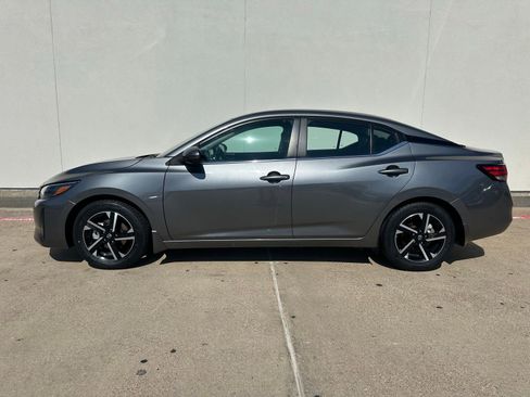 Used 2024 Nissan Sentra SV FWD image 5