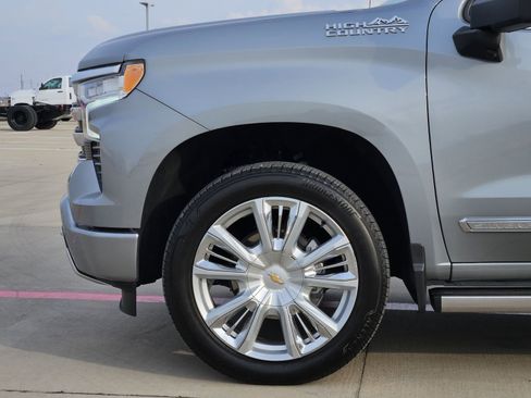 Used 2025 Chevrolet Silverado 1500 High Country w/ High Country Premium Package image 13