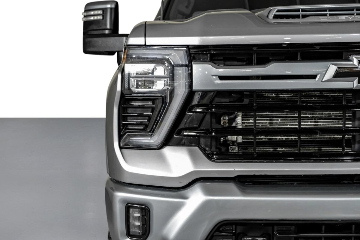 Used 2025 Chevrolet Silverado 3500 LTZ w/ LTZ Convenience Package AWD/4WD image 39