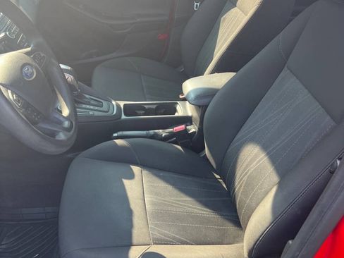 Used 2015 Ford Focus SE FWD image 8
