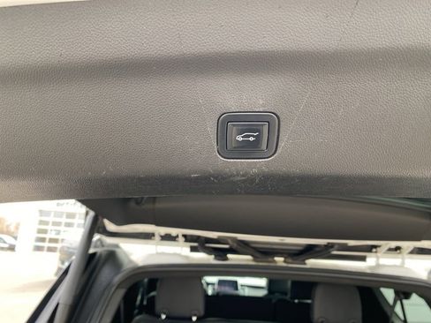 Used 2023 Chevrolet Suburban RST AWD/4WD image 27