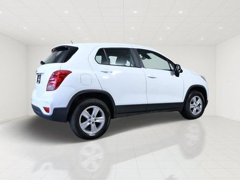Used 2017 Chevrolet Trax LS AWD/4WD image 6