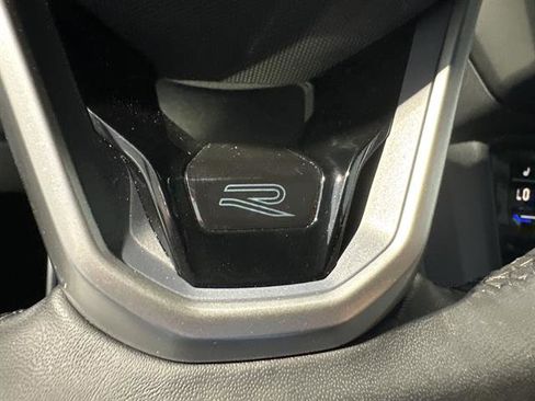 Certified 2022 Volkswagen Tiguan SE R-Line image 38