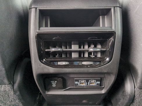 Used 2025 Jeep Grand Cherokee Laredo w/ Luxury Tech Group I image 34